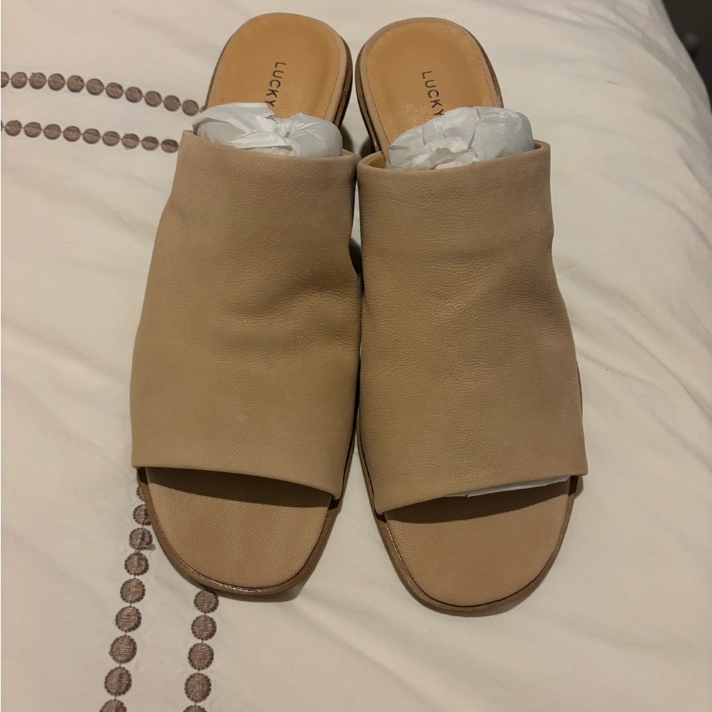 Brand new Lucky Brand heels!
